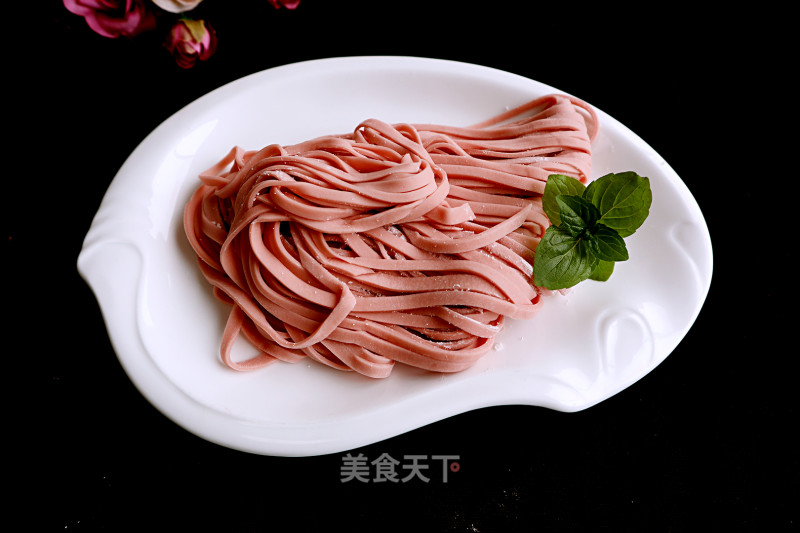 Hand-made Noodles with Red Amaranth recipe