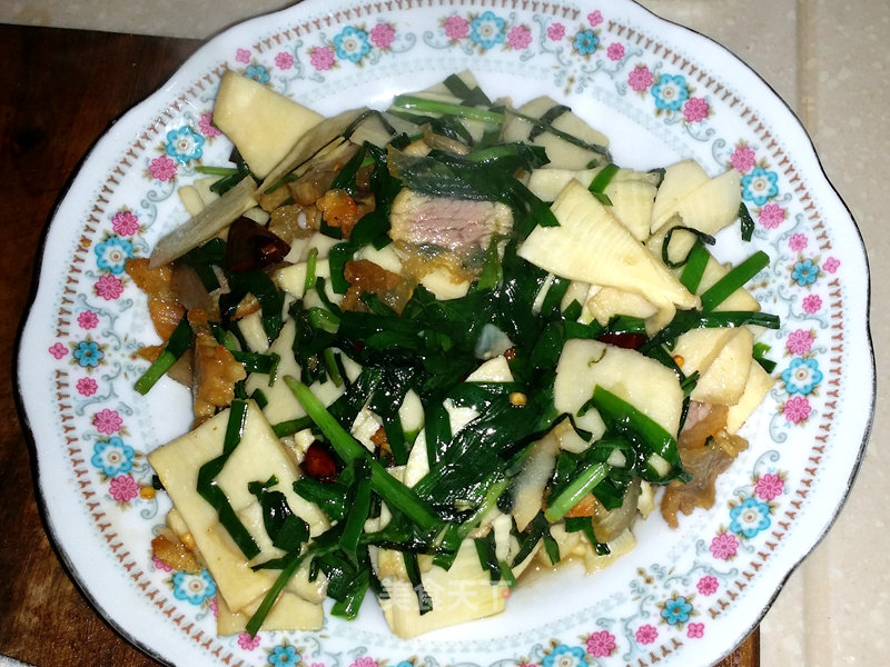 Stir-fried Bacon with Winter Bamboo Shoots recipe