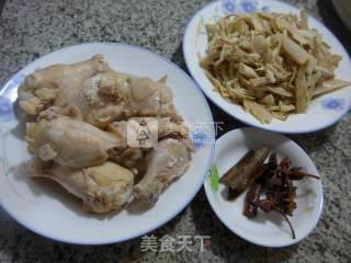 Braised Chicken Wing Root with Bamboo Shoots recipe