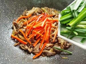 Spicy Stir-fried Duck with Oyster Sauce recipe