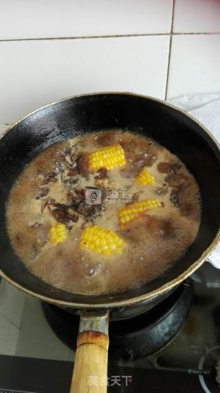 Stewed Little Stupid Chicken Corn in Casserole recipe