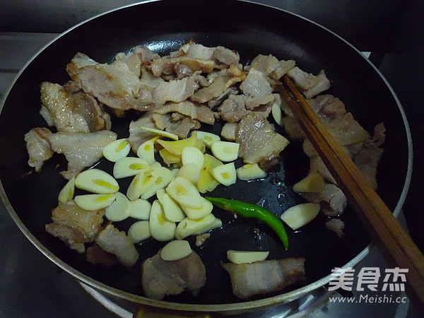 Stir-fried Pork with Hang Pepper recipe