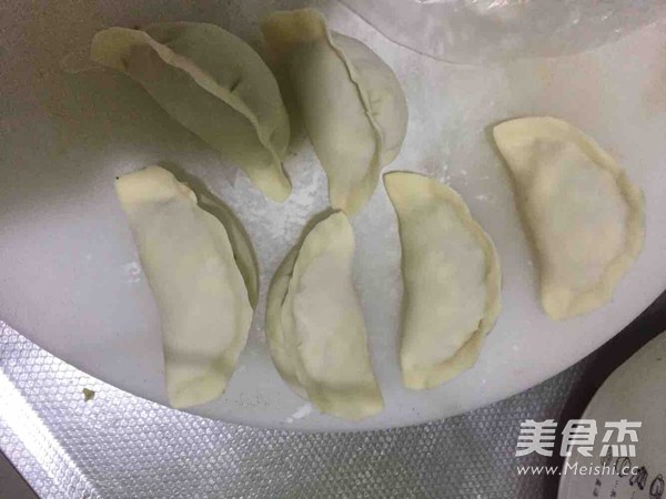 Sauerkraut and Egg Steamed Dumplings recipe