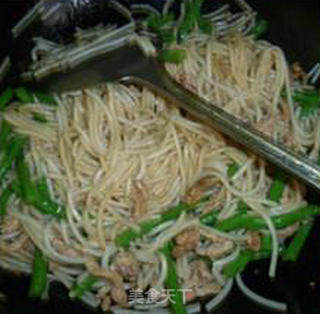 Lean Pork Ribbon Bean Fried Noodles recipe