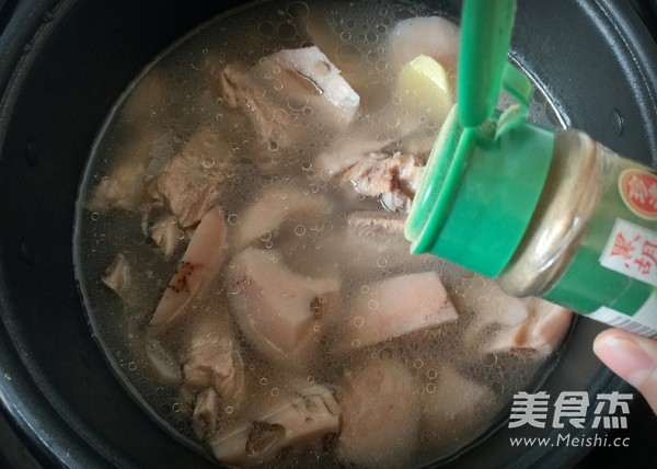 Stewed Pork Ribs with Lotus Root recipe