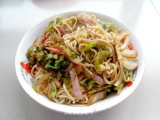 Fried Noodles with Green Cabbage recipe