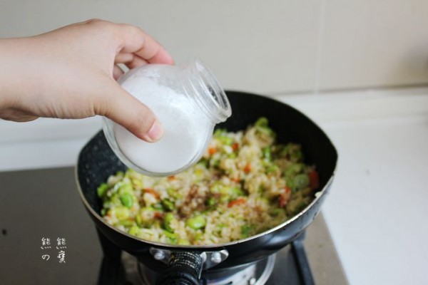 Broad Bean Rice Small Fried Rice recipe