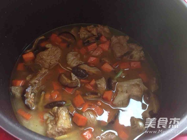 Rice Cooker Version Pork Ribs Stewed Rice recipe