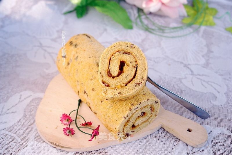 Red Date Cake Roll recipe
