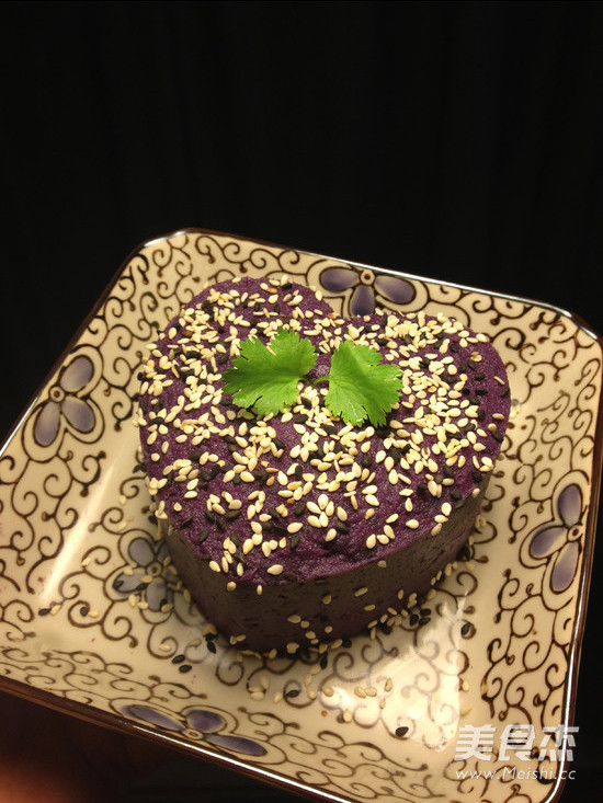 Milky Glutinous Rice and Purple Potato Rolls recipe