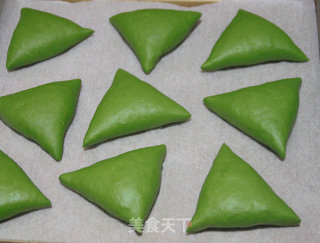 [matcha Mochi Triangle Bun]: Bread that Belongs to Spring recipe