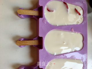 Strawberry Yogurt Ice Cream recipe