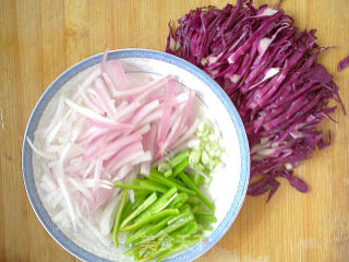 Improved Fried Noodles with Cumin Shredded Pork recipe