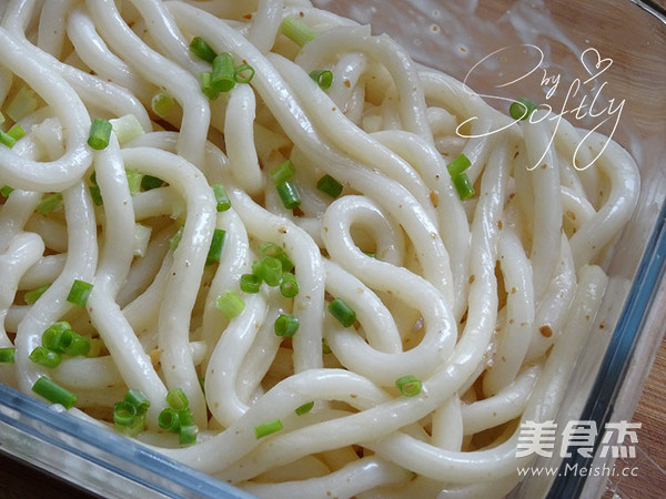Udon Noodles with Salad Dressing recipe