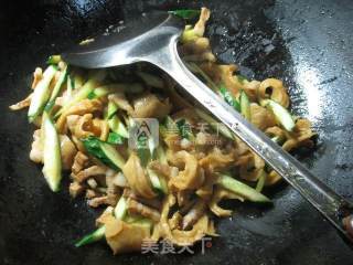 Stir-fried Cucumber with Pork Belly and Gluten recipe