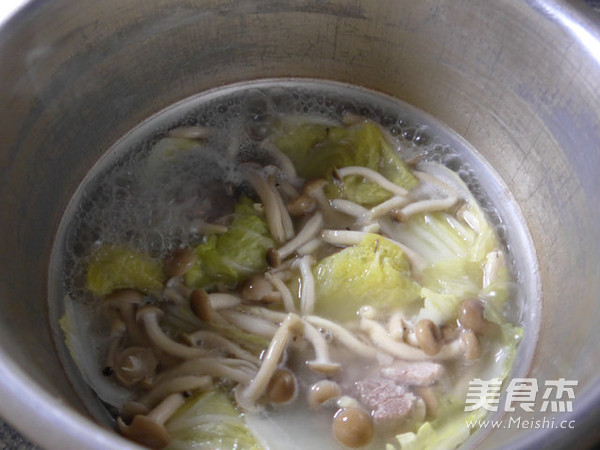 Crab Mushroom and Cabbage Keel Soup recipe