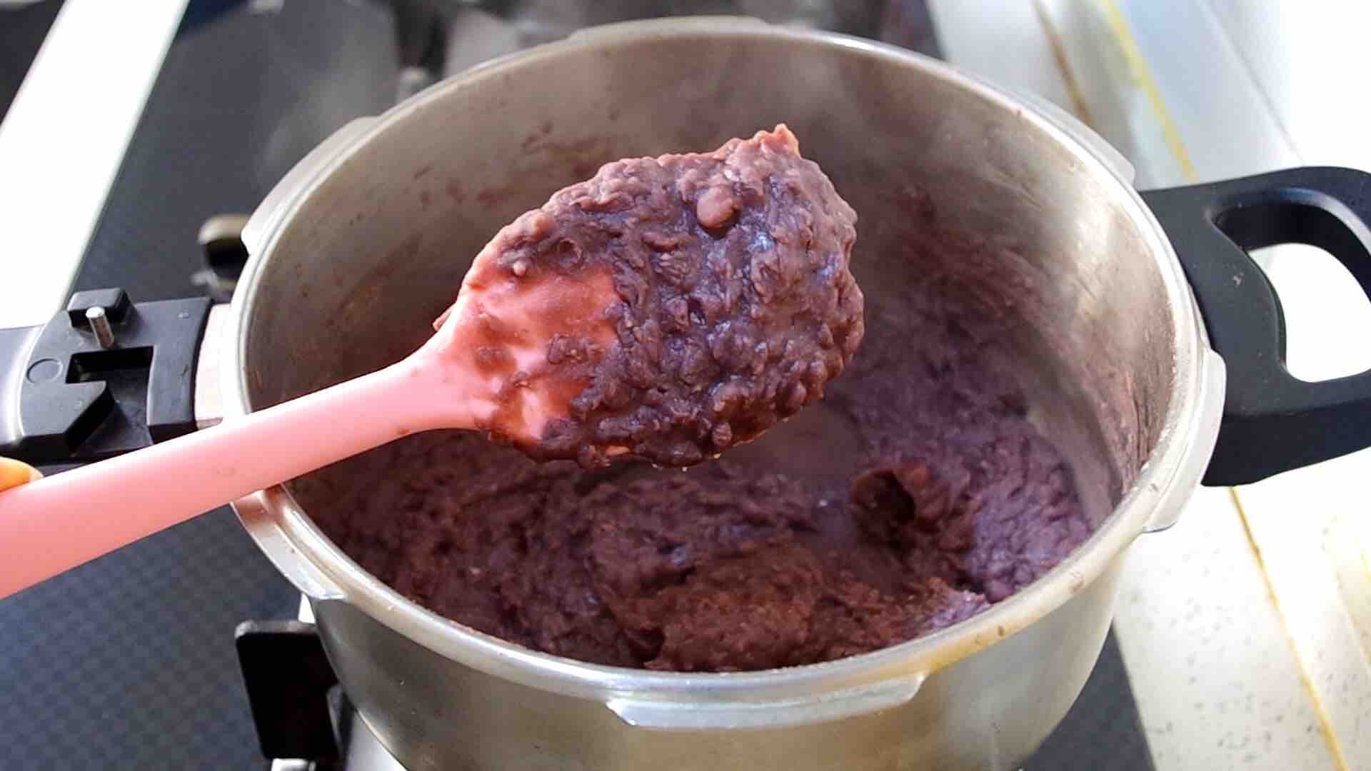 The Family Version of Red Bean Paste Does this without Changing The Pot or Using Oil. recipe