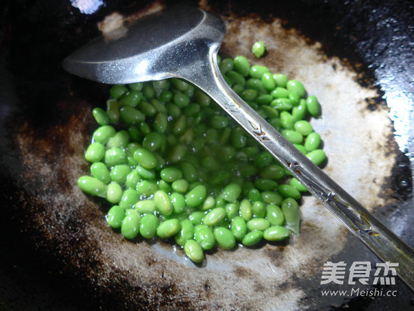 Stir-fried Edamame with Pickled Vegetables and Zizania recipe