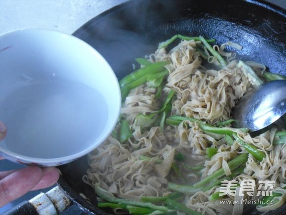 Spicy Stir-fried Tofu Shreds recipe