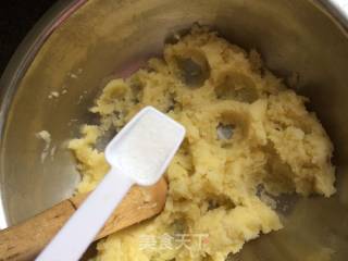 Fried Smiley Potatoes in Casserole recipe