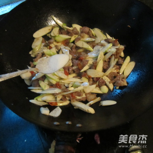 Stir-fried Dongpo Pork with Cai Gengzi recipe