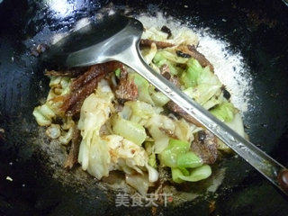 Stir-fried Cabbage with Dace in Black Bean Sauce recipe