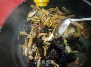 Bacon and Bamboo Shoots Dry Cake recipe