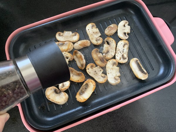 Fried Mushrooms with Black Pepper recipe