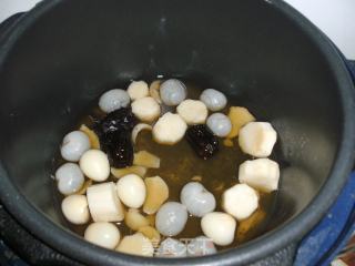 Stewed Quail Eggs with Longan and Yam recipe