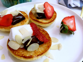 Chocolate Strawberry Marshmallow Sandwich recipe