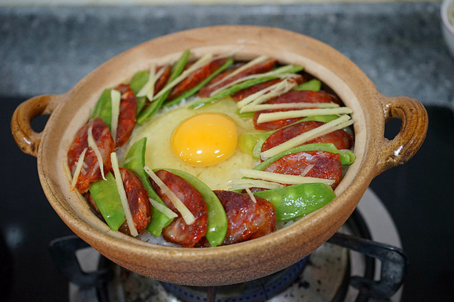 Claypot Rice with Sausage and Snow Pea recipe