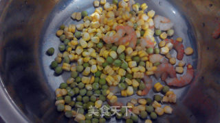Sweet and Sour and Delicious Rice-hainan Pineapple Rice recipe