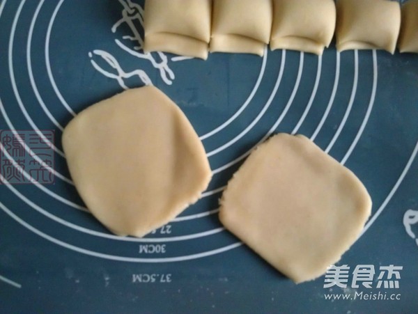 Red Bean Paste and White Crust Mooncakes recipe