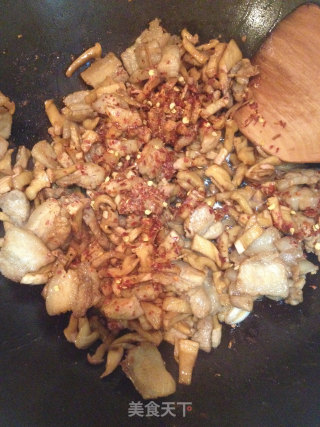 Appetizing Meal-fried Pork with Dried Radish recipe