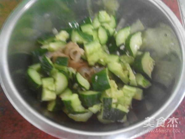 Jellyfish Salad with Cucumber recipe