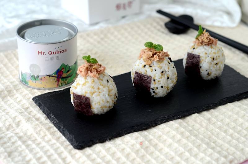 Quinoa Tuna Onigiri recipe