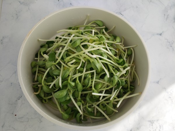 Stir-fried Shredded Pork with Black Bean Sprouts recipe