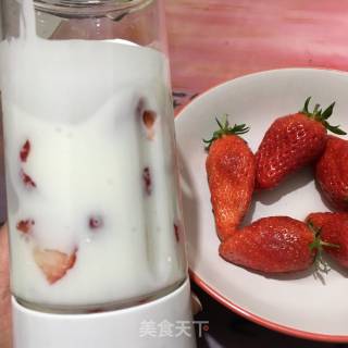 Strawberry Milkshake recipe