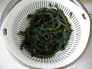 Purslane with Garlic and Hemp Sauce recipe