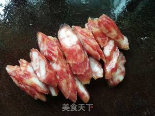 Stir-fried Bean Curd with Red Pepper Sausage recipe