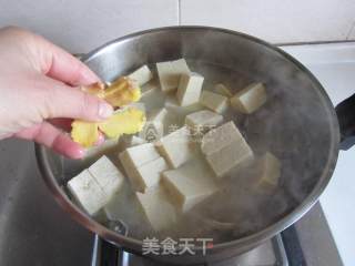 Loach Stewed Tofu recipe