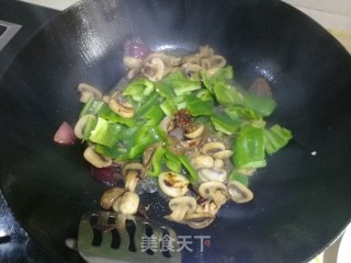 Stir-fried Mushrooms with Green Peppers recipe