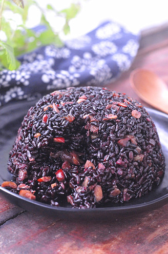 Red Dates and Black Rice