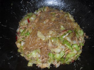 Fried Noodles with Shredded Pork and Cabbage recipe