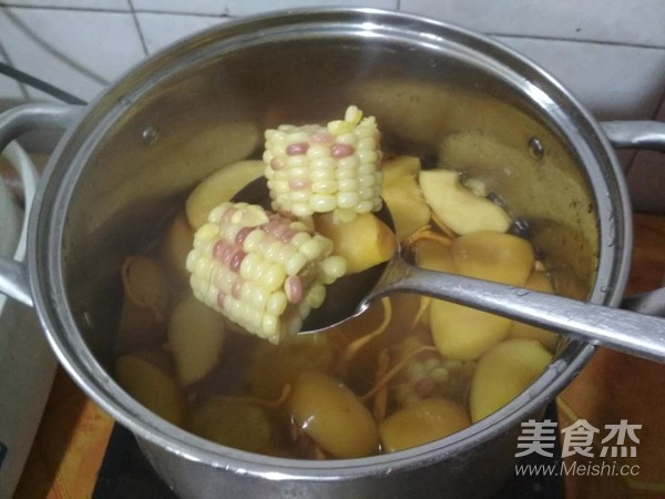 Cordyceps and Corn Soup recipe
