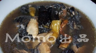 Ginseng Dendrobium Ganoderma Lucidum Black-bone Chicken in Clay Pot recipe