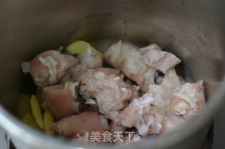 It’s Cold and Stick A Bit of Fat [braised Pork Knuckles] (pressure Cooker Version) recipe