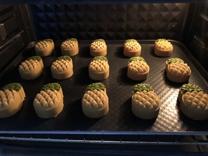 Cantonese-style Pineapple Mooncakes (the Hottest in 2020) recipe