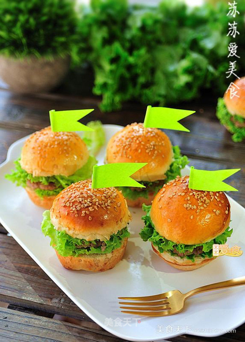 A Must-have Super Cute Delicacy for A Spring Outing-soft and Delicious [mini Beef Burger] recipe