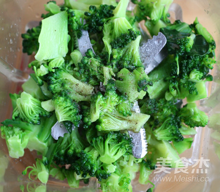 Broccoli Egg Tuna Salad recipe